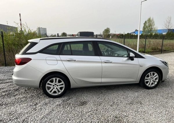Opel Astra cena 44999 przebieg: 132000, rok produkcji 2018 z Płońsk małe 529